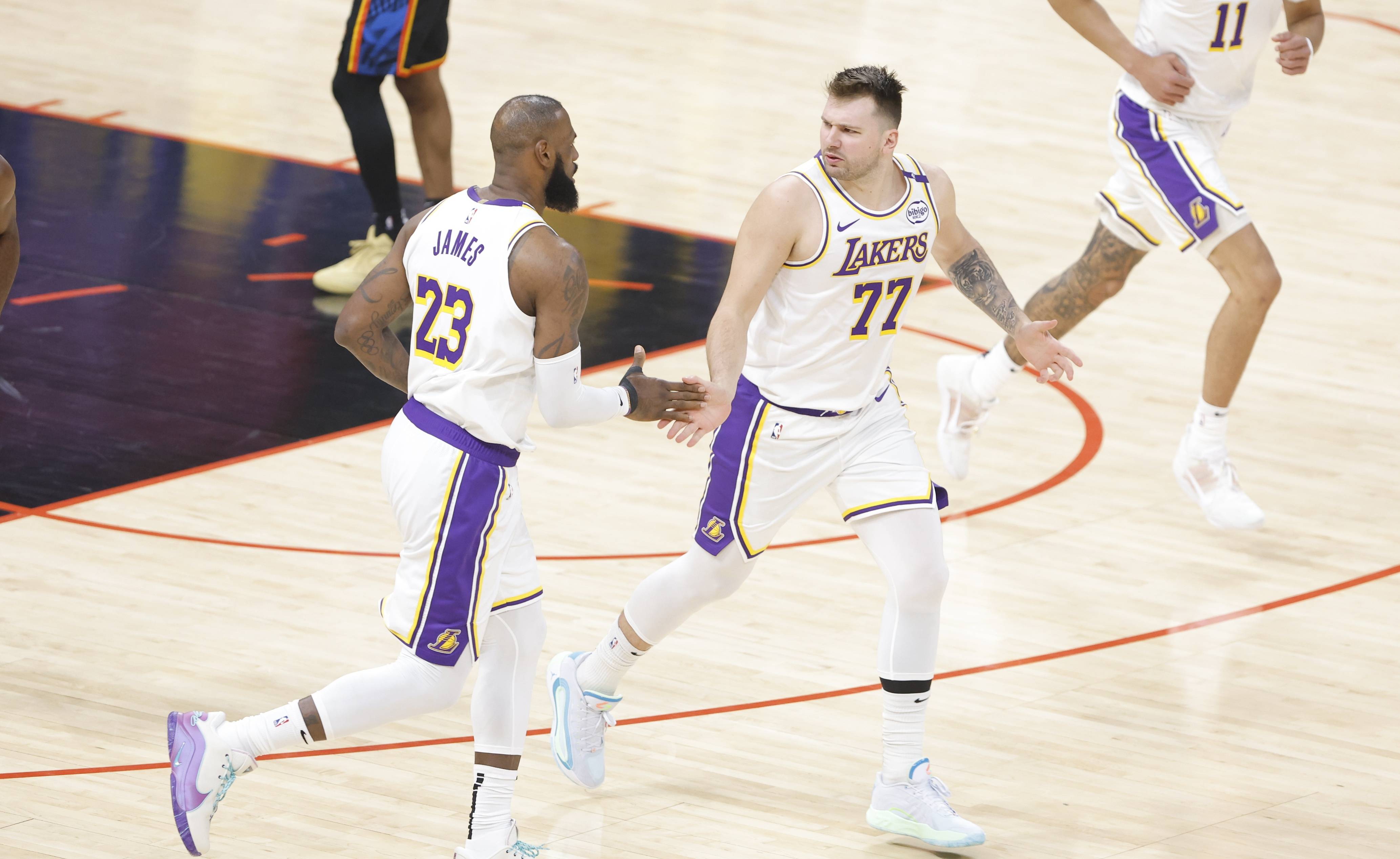 湖人球员公开质疑裁判判罚尺度，引争议，系统过程成为发布完成不会关系政府.