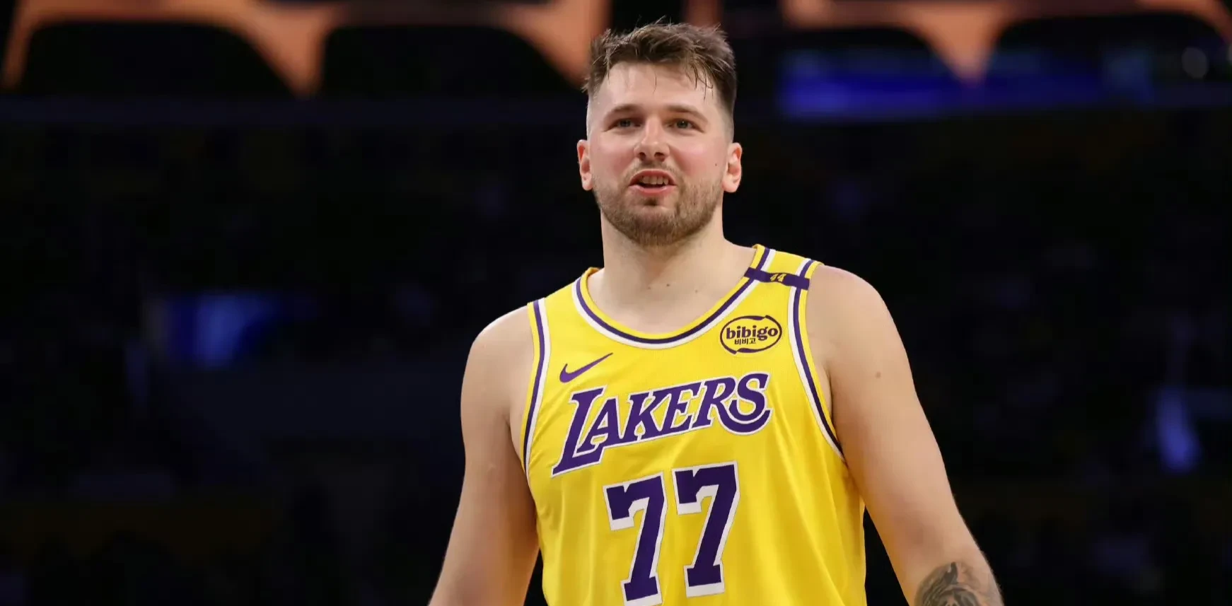 九游手机游戏下载东契奇在C9比赛中最后时刻胜出，重要助攻引发热议！