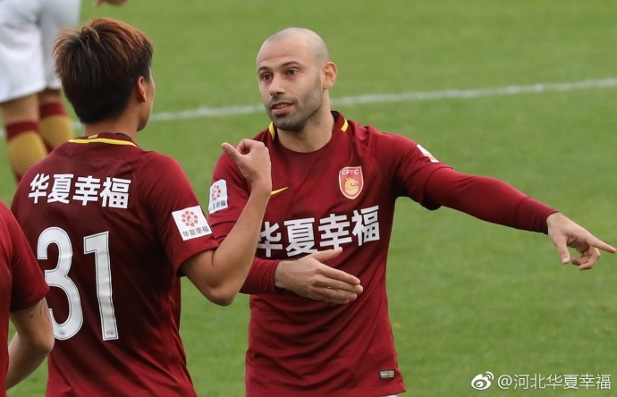 九游游戏下载平台关于今晚瓦伦西亚调整名单以备中超，战术微调环节打磨，质疑声仍在，临场指挥获称赞的信息